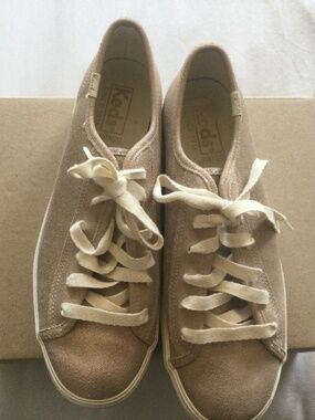 KEDS Gold toned runners size 7